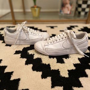 Nike Court Royale Sneakers